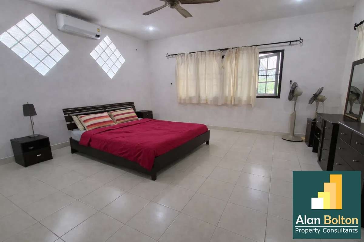 Spacious Pool Villa on 2,712 sqm Land – Lake Mabprachan photo 7