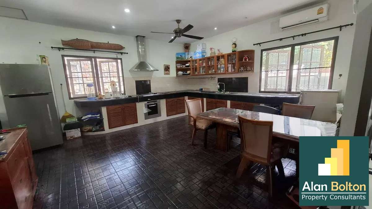 Spacious Pool Villa on 2,712 sqm Land – Lake Mabprachan photo 4