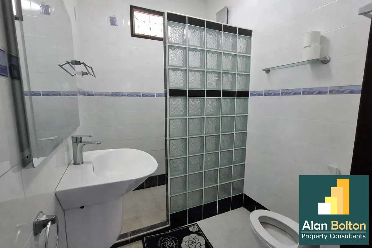 Spacious Pool Villa on 2,712 sqm Land – Lake Mabprachan photo 9