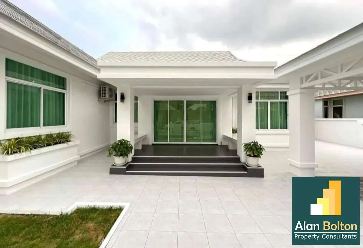 Family Hoose for rent 3 Bedrooms 3 Bathrooms in East Pattaya photo 3