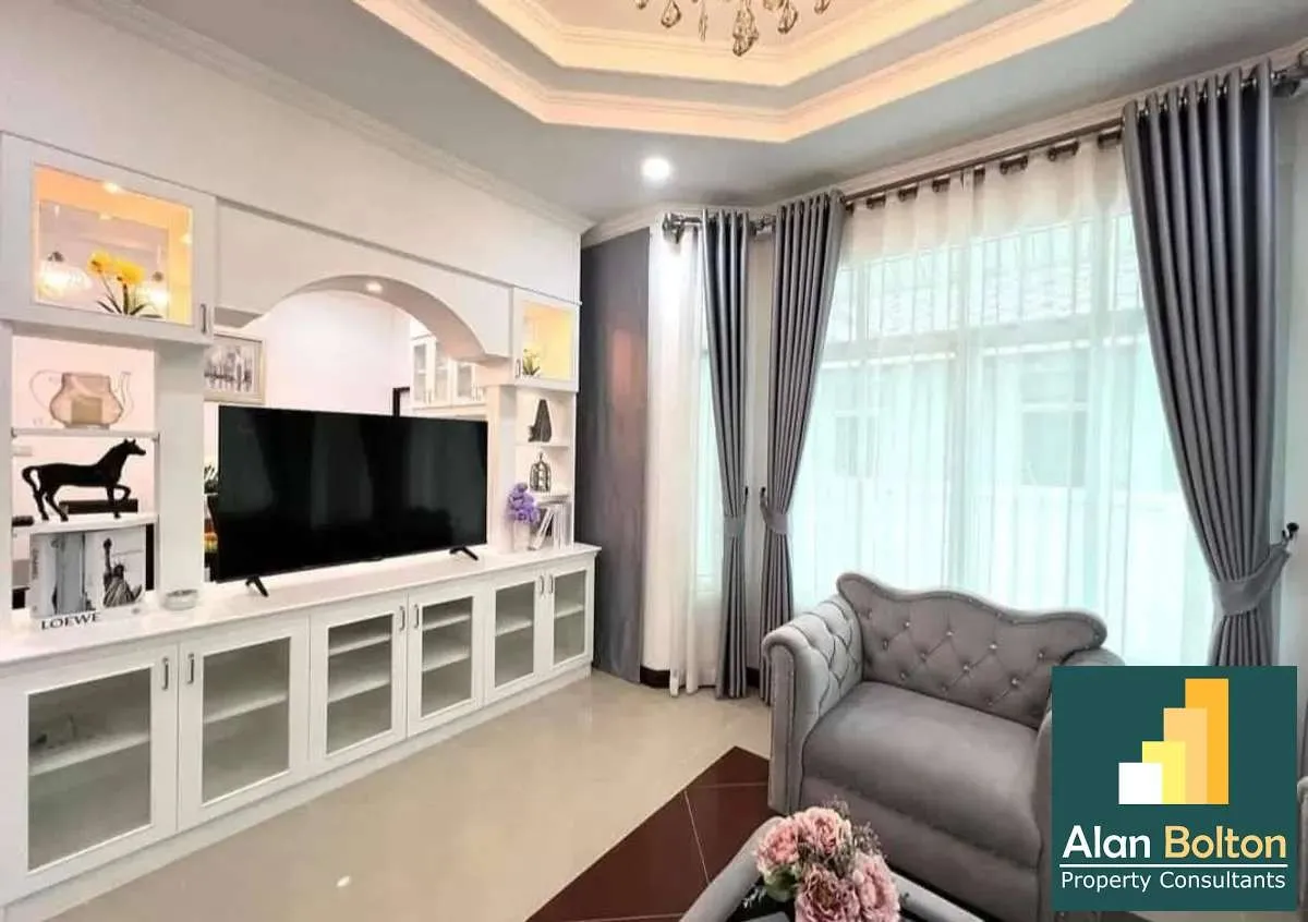 Family Hoose for rent 3 Bedrooms 3 Bathrooms in East Pattaya photo 6