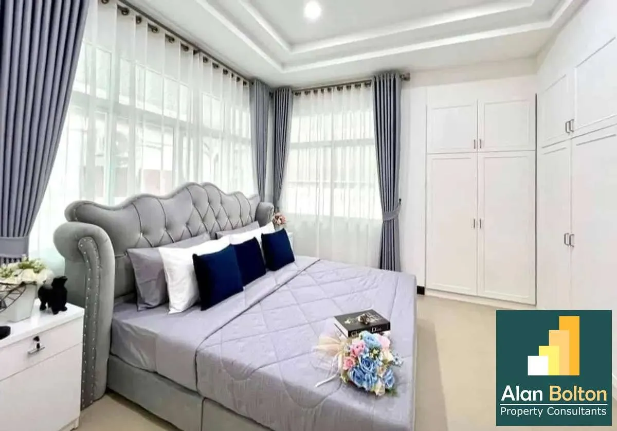 Family Hoose for rent 3 Bedrooms 3 Bathrooms in East Pattaya photo 9