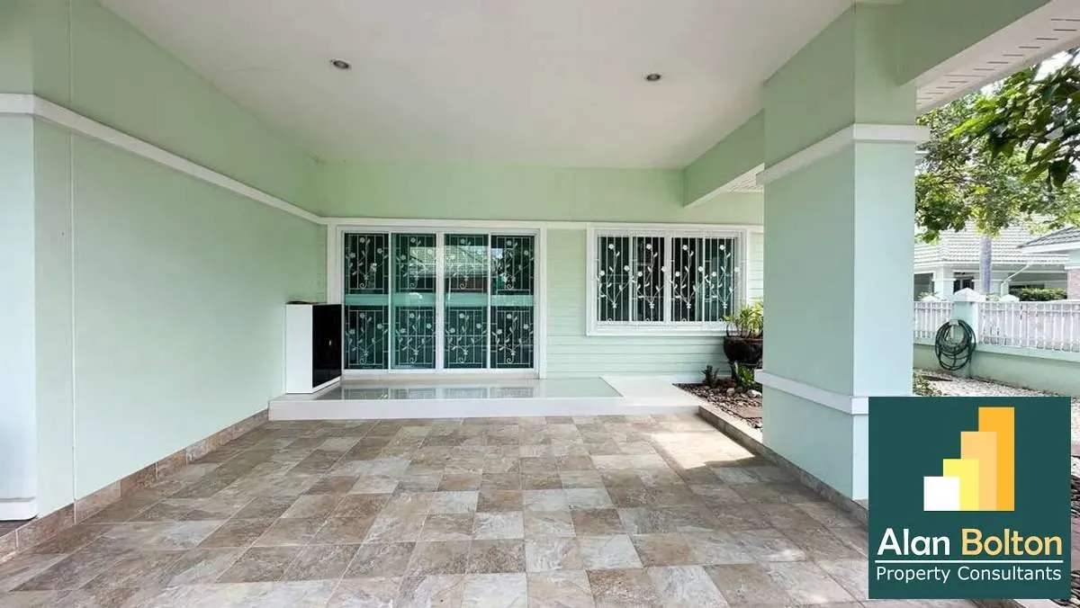 Coner house 3 Bedrooms 2 Bathroom in East Pattaya