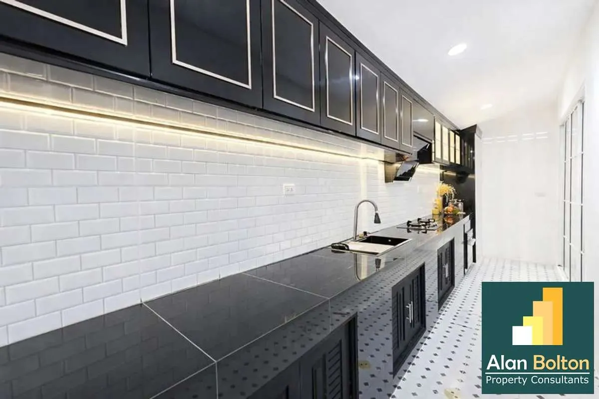 4 Bedrooms 2 Bathrooms in Lalin village photo 9