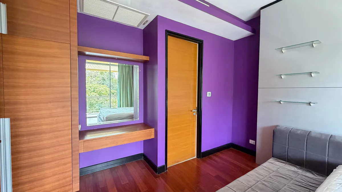 Large One bedroom Condo For Sale In The Cove Condominium photo 15