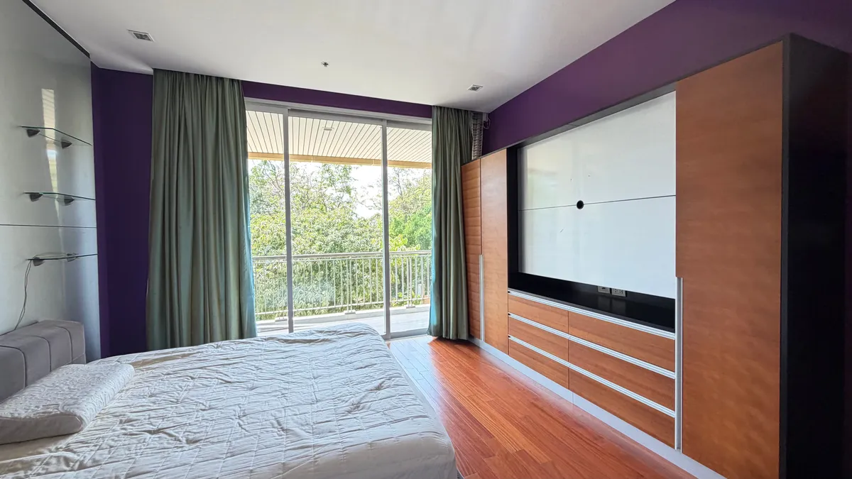 Large One bedroom Condo For Sale In The Cove Condominium photo 21