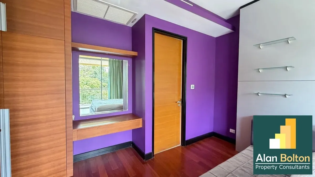 Large One bedroom Condo For Sale In The Cove Condominium photo 10