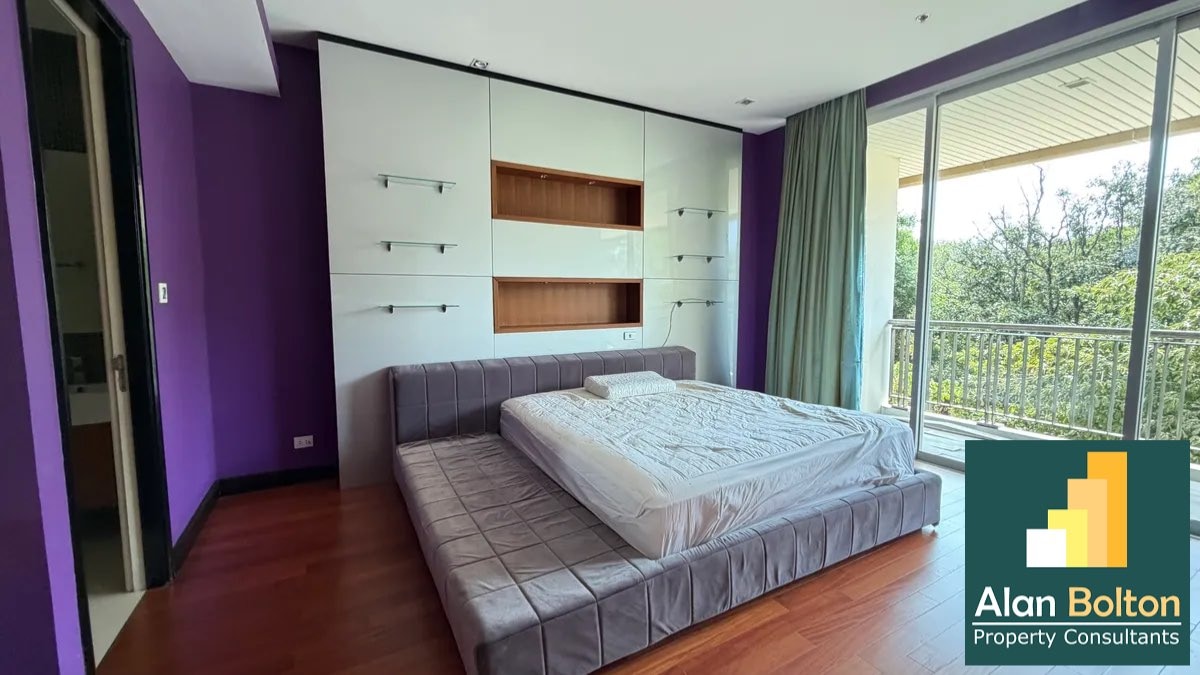 Large One bedroom Condo For Sale In The Cove Condominium photo 8