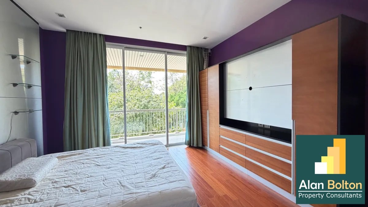 Large One bedroom Condo For Sale In The Cove Condominium photo 13