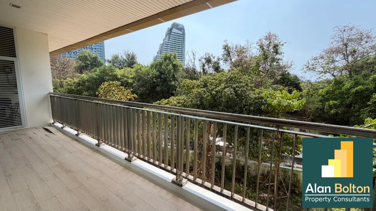 Large One bedroom Condo For Sale In The Cove Condominium photo 7