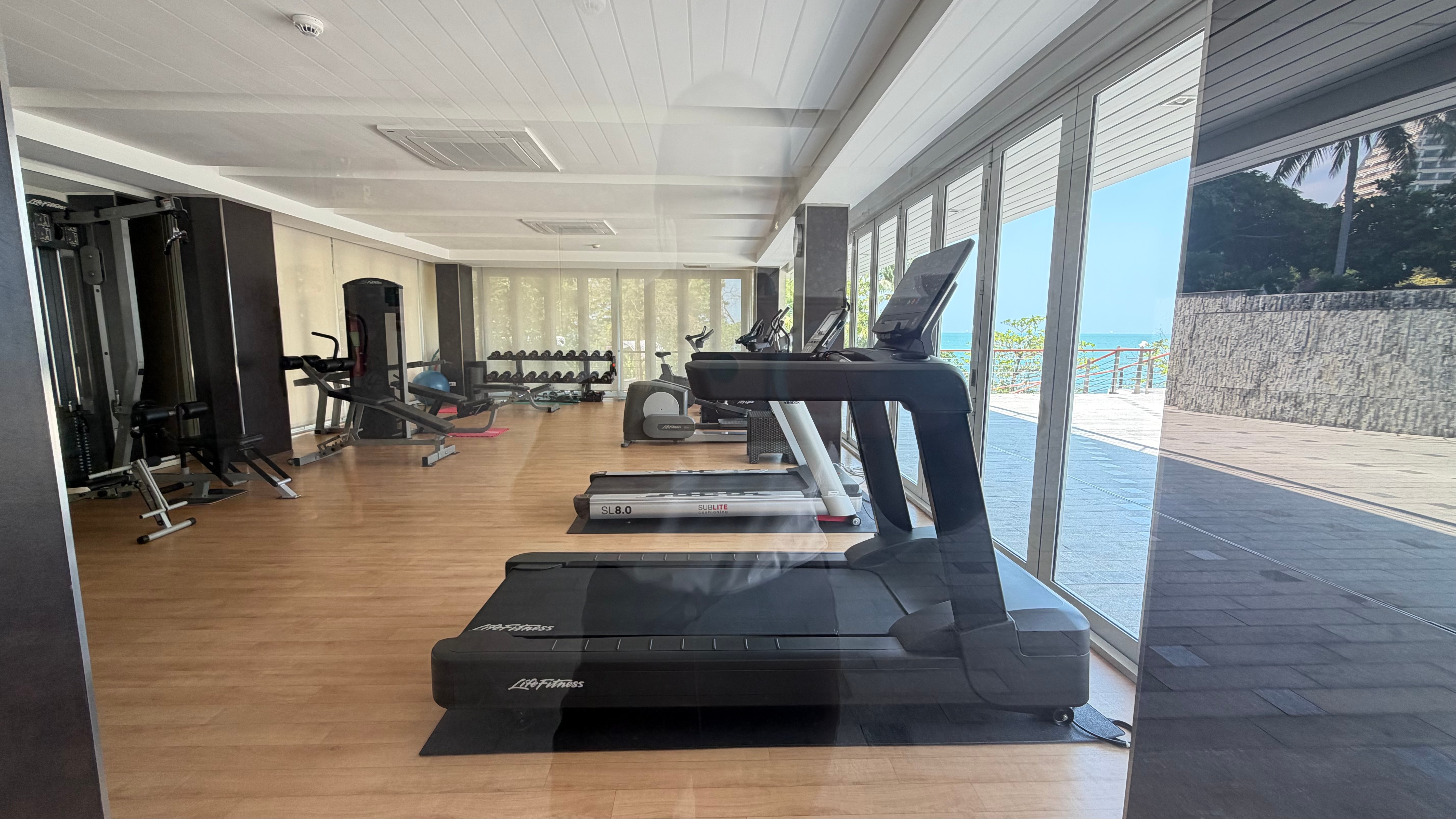 Large One bedroom Condo For Sale In The Cove Condominium photo 27
