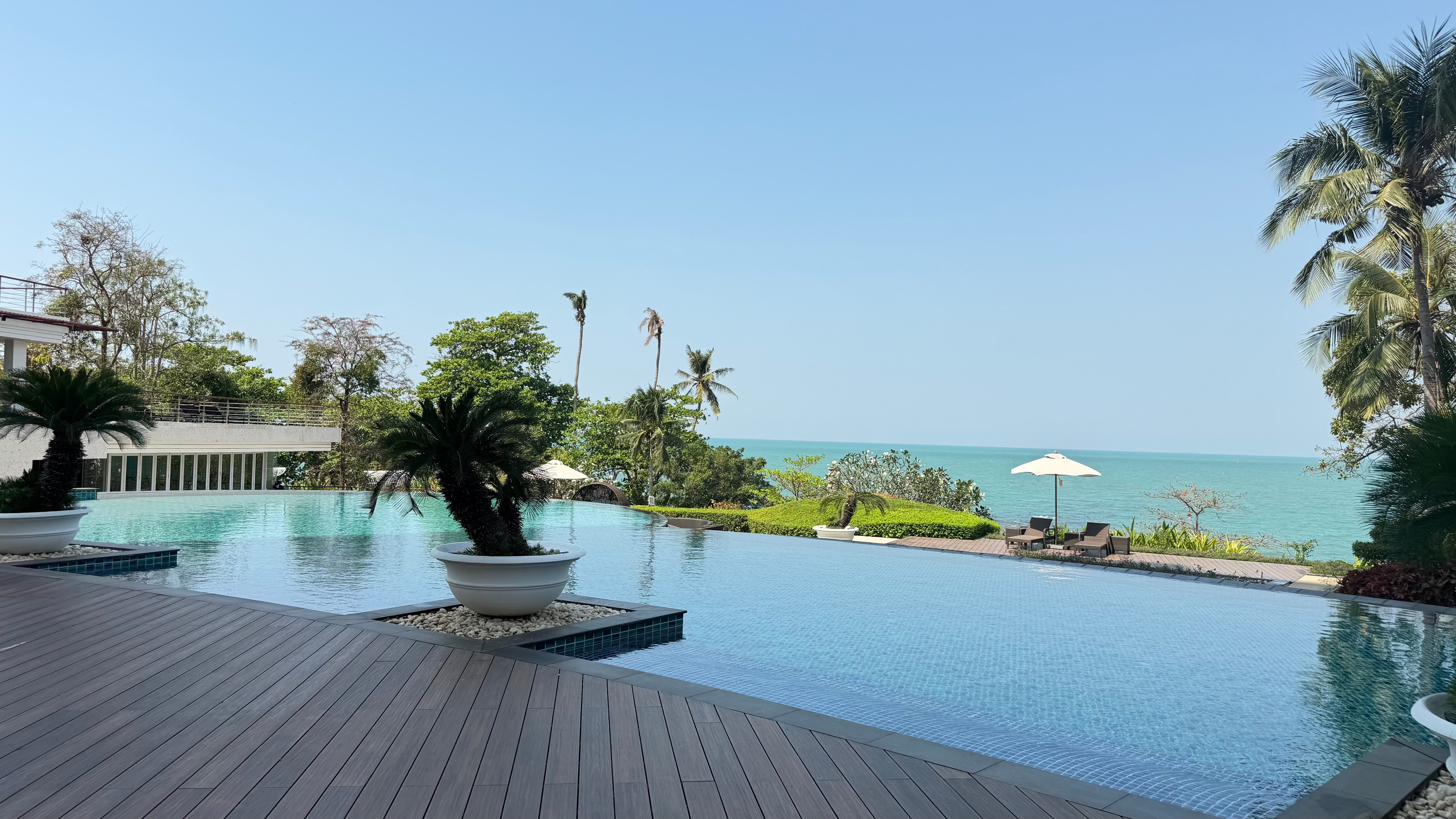 Large One bedroom Condo For Sale In The Cove Condominium photo 23