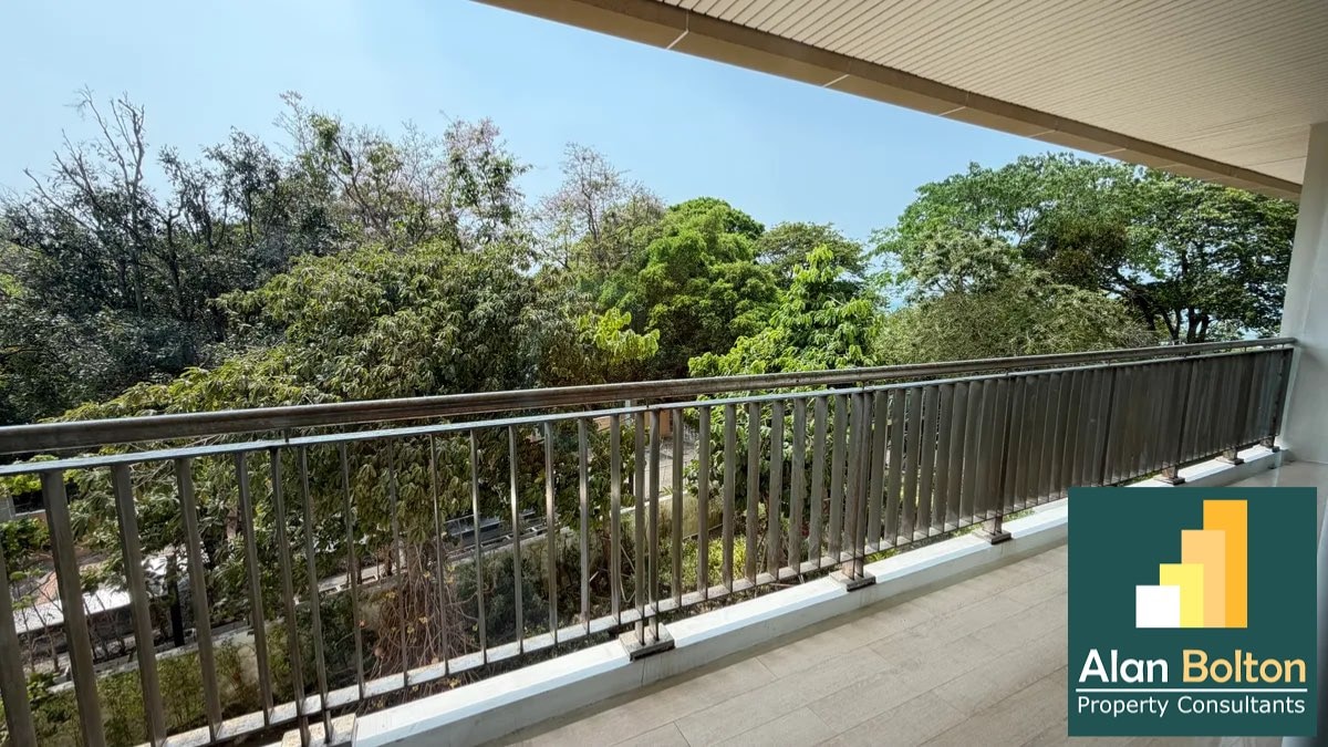 Large One bedroom Condo For Sale In The Cove Condominium photo 6