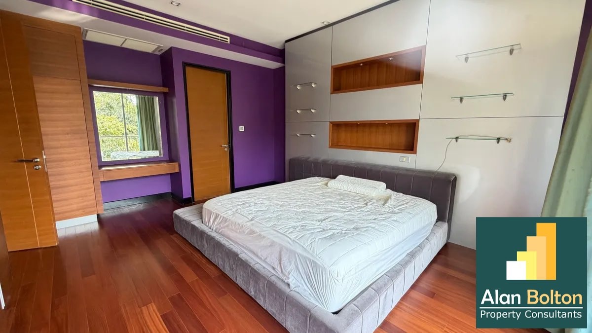 Large One bedroom Condo For Sale In The Cove Condominium photo 14