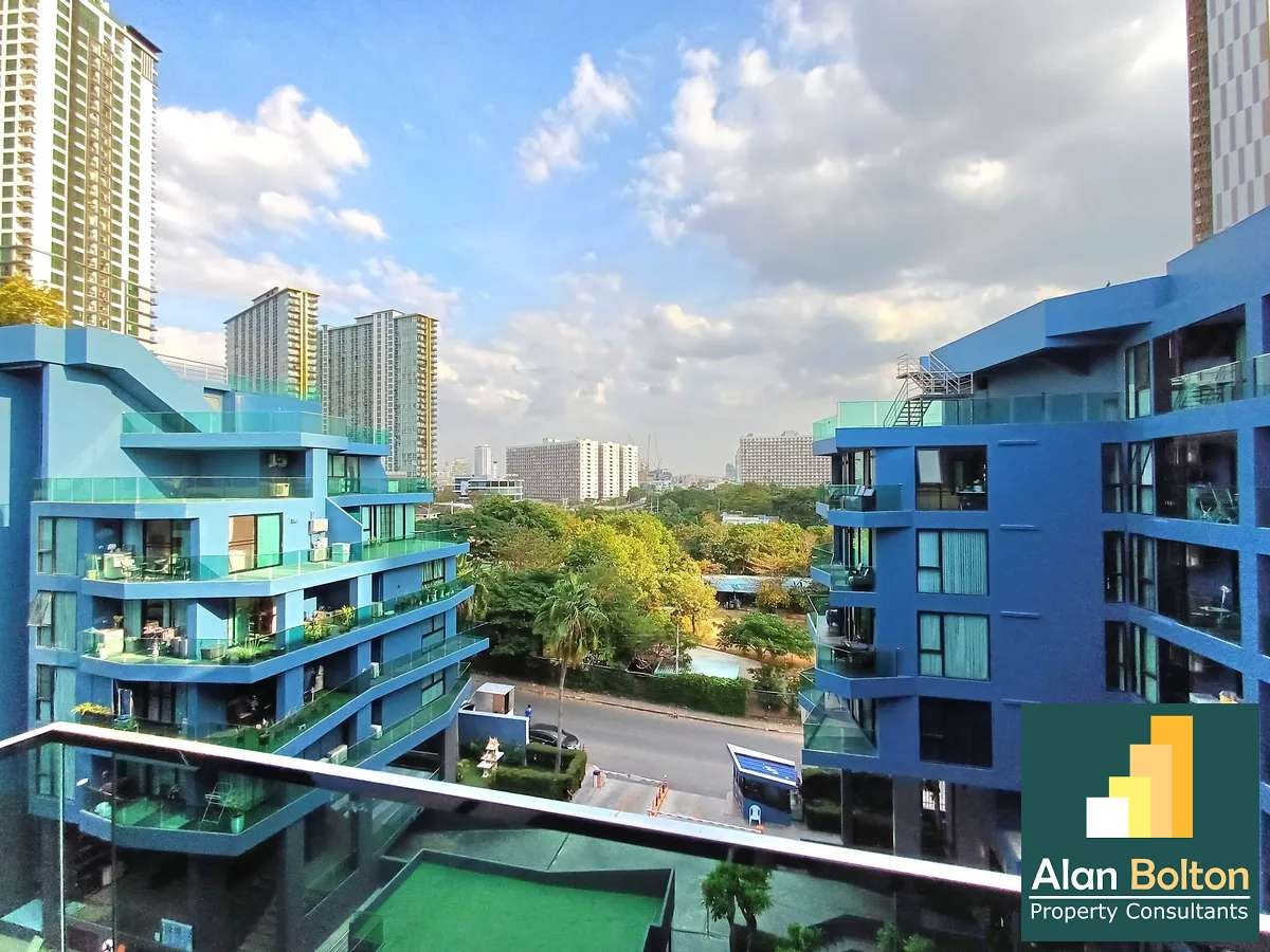 Pool View Studio 1 bath in Acqua Jomtien for SALE photo 16