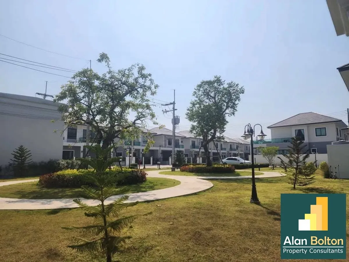 3 Bedroom House For Rent In East Pattaya photo 3