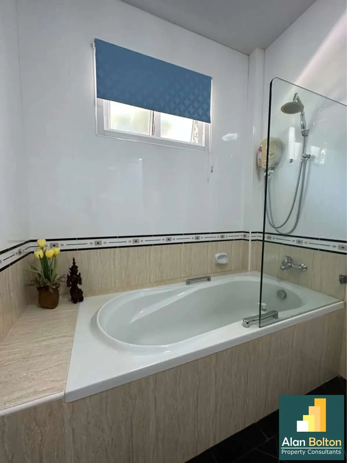Corner House 3 Bedrooms 3 Bathrooms in East Pattaya photo 13
