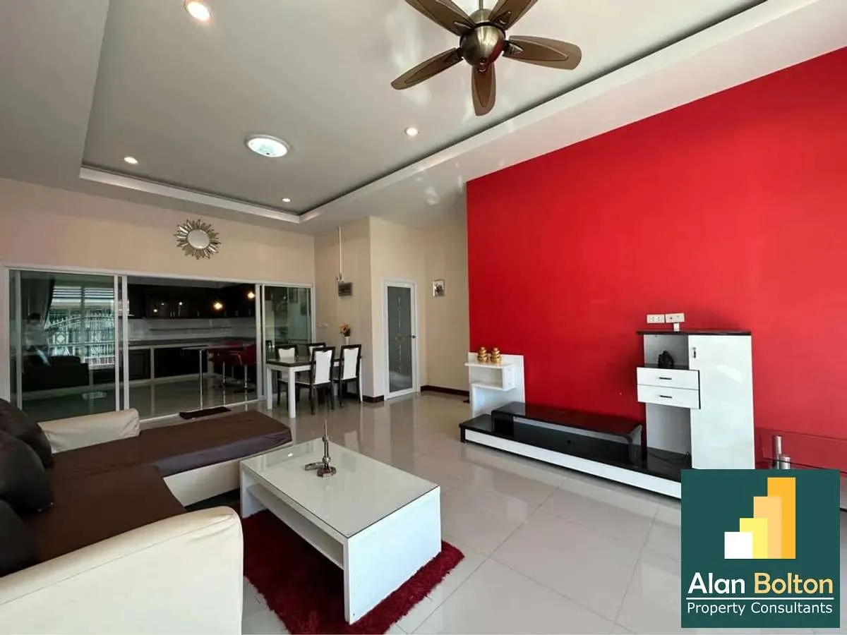 Corner House 3 Bedrooms 3 Bathrooms in East Pattaya photo 7
