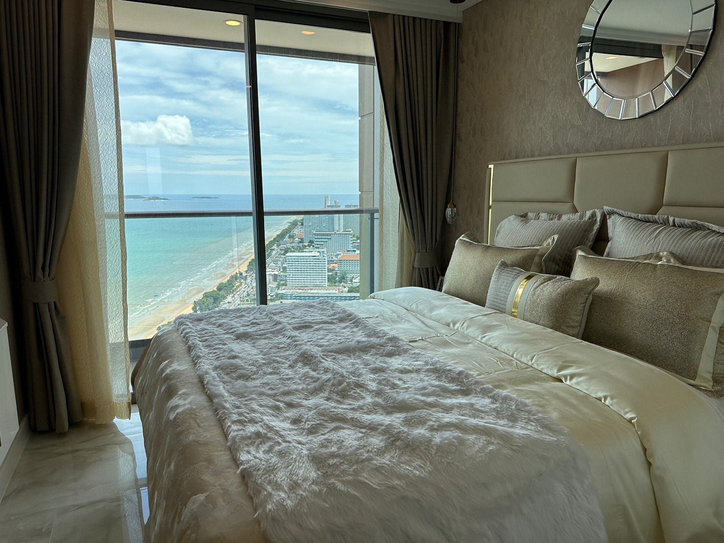 Ocean View Condo For Sale in Copacabana photo 31
