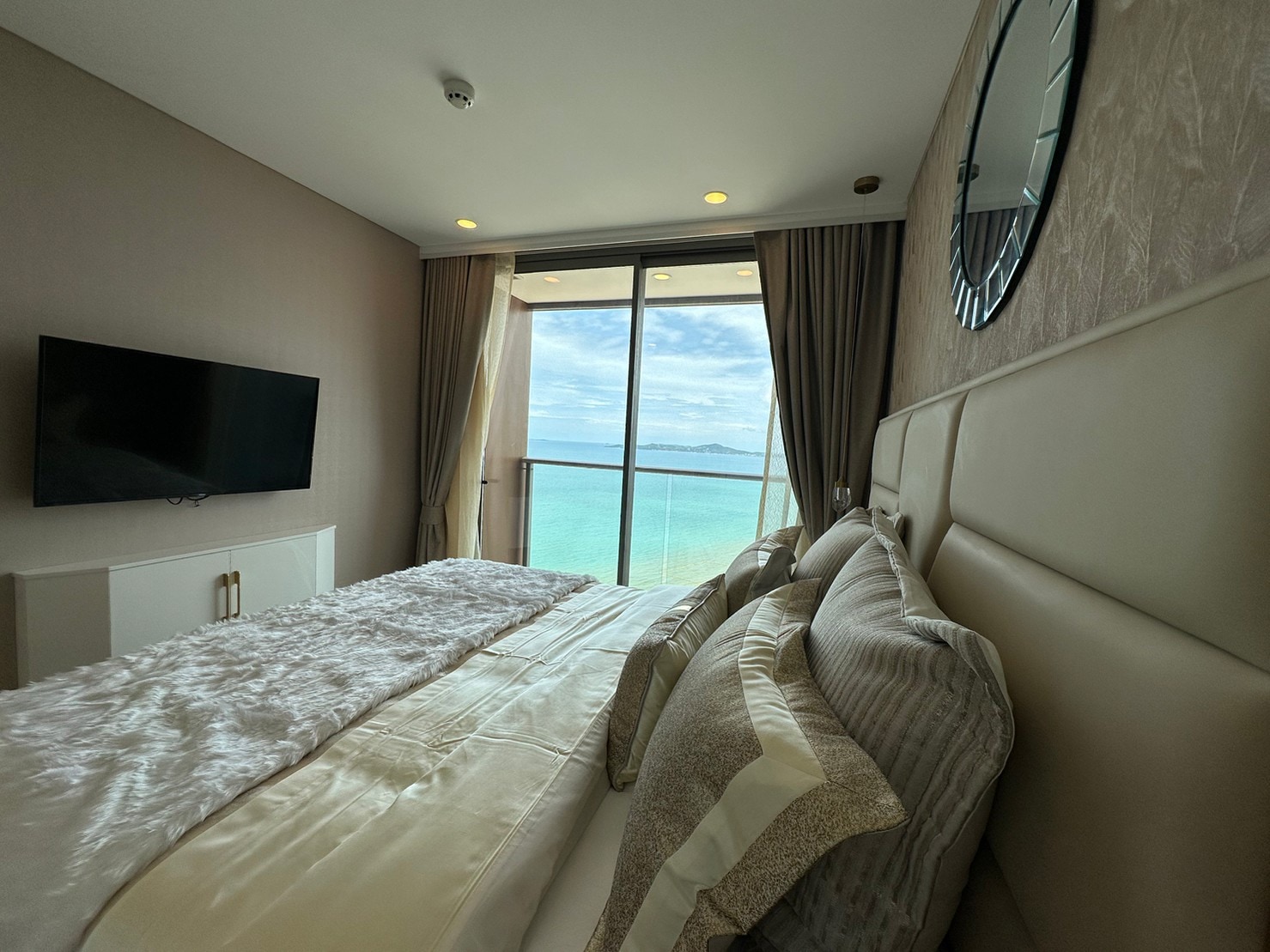 Ocean View Condo For Sale in Copacabana photo 39
