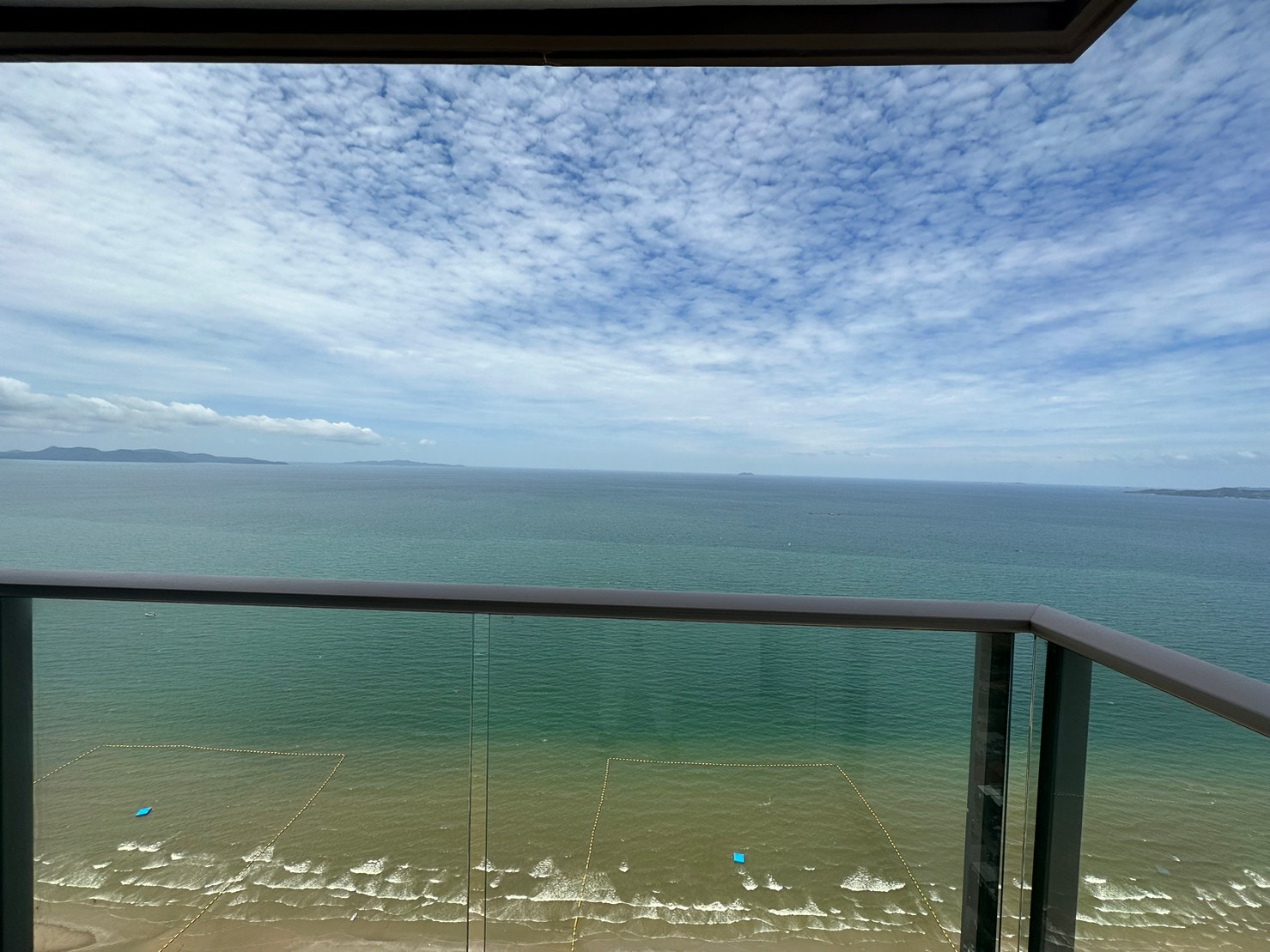 Ocean View 2 Bedroom for rent In Copacabana photo 51