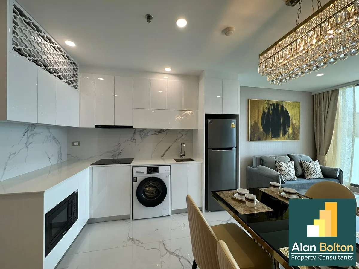 Ocean View 2 Bedroom for rent In Copacabana photo 3