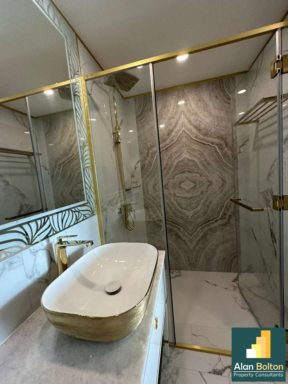 Ocean View 2 Bedroom for rent In Copacabana photo 5