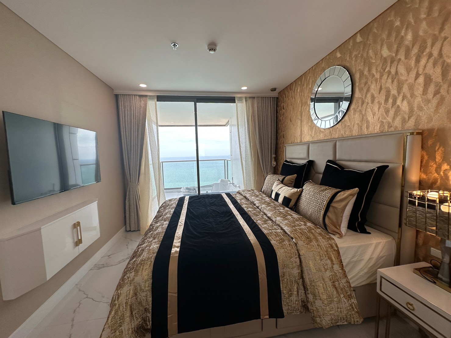 Ocean View 2 Bedroom for rent In Copacabana photo 52