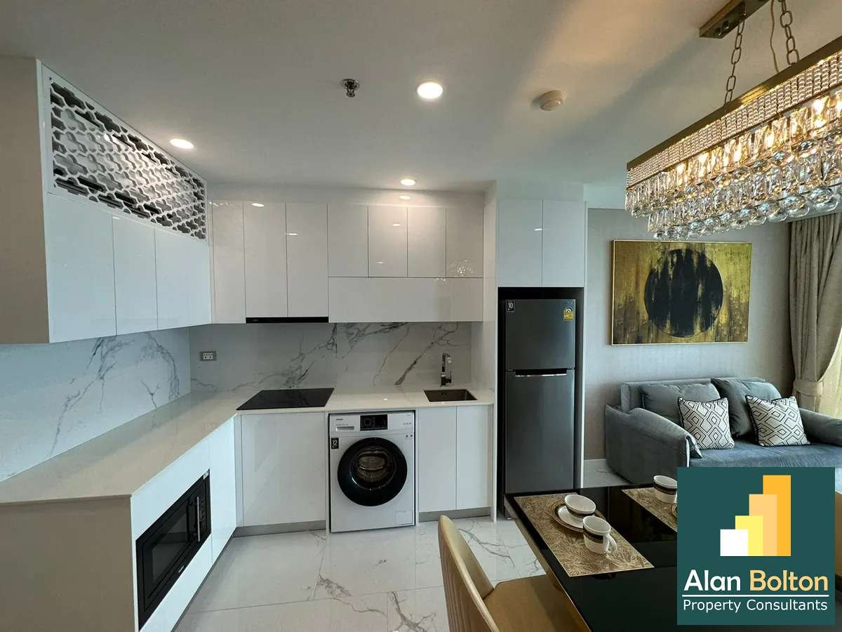 Ocean View 2 Bedroom for rent In Copacabana photo 10