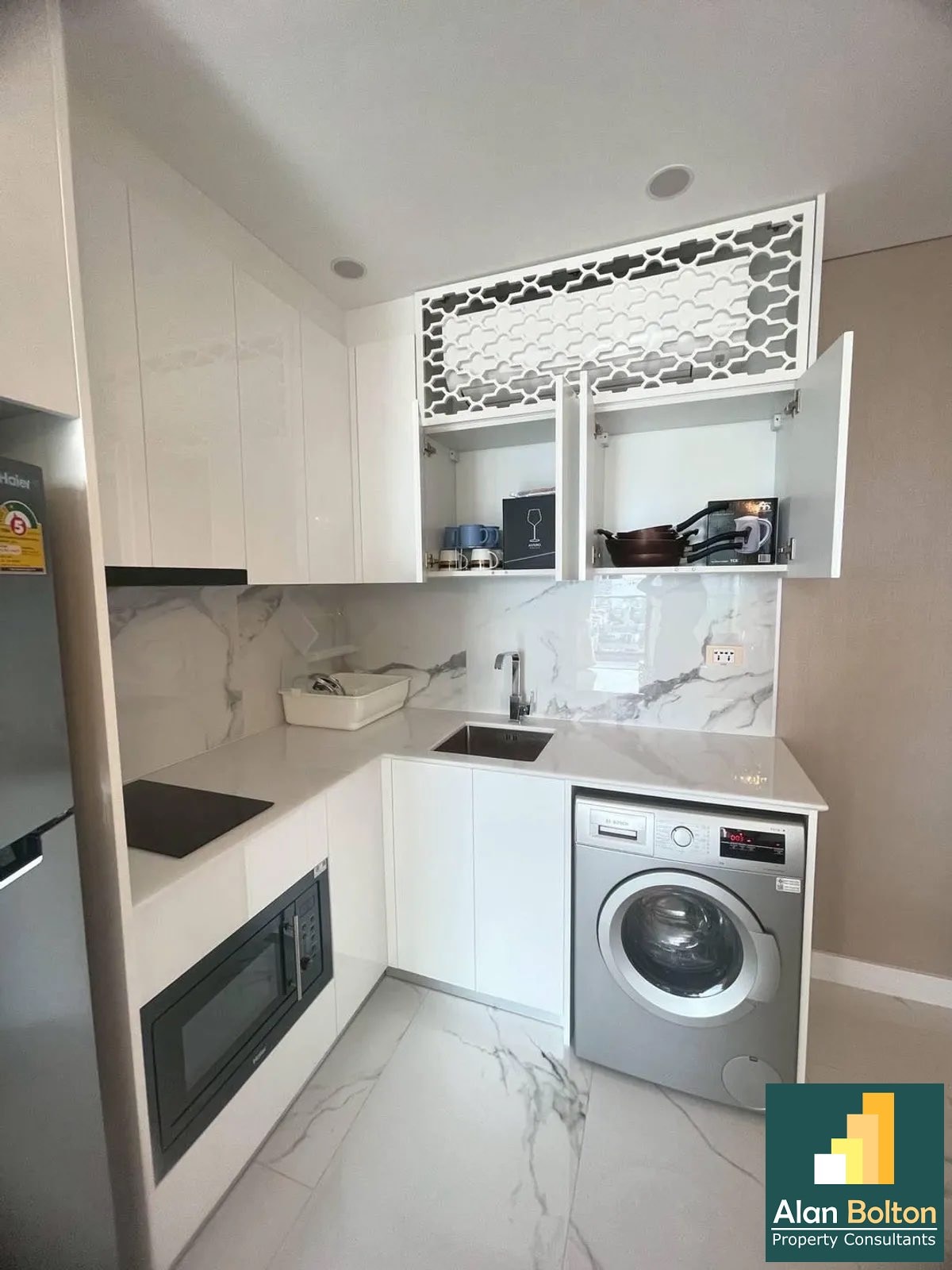 Large Luxury Beachfront Ocean View 1 Bed 1 Bath Condo In Jomtien photo 16