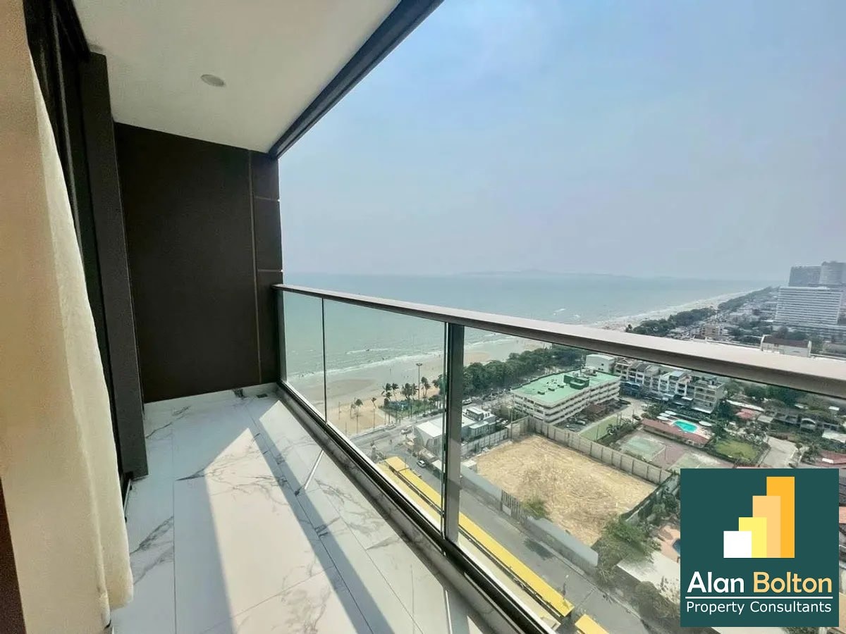 Large Luxury Beachfront Ocean View 1 Bed 1 Bath Condo In Jomtien