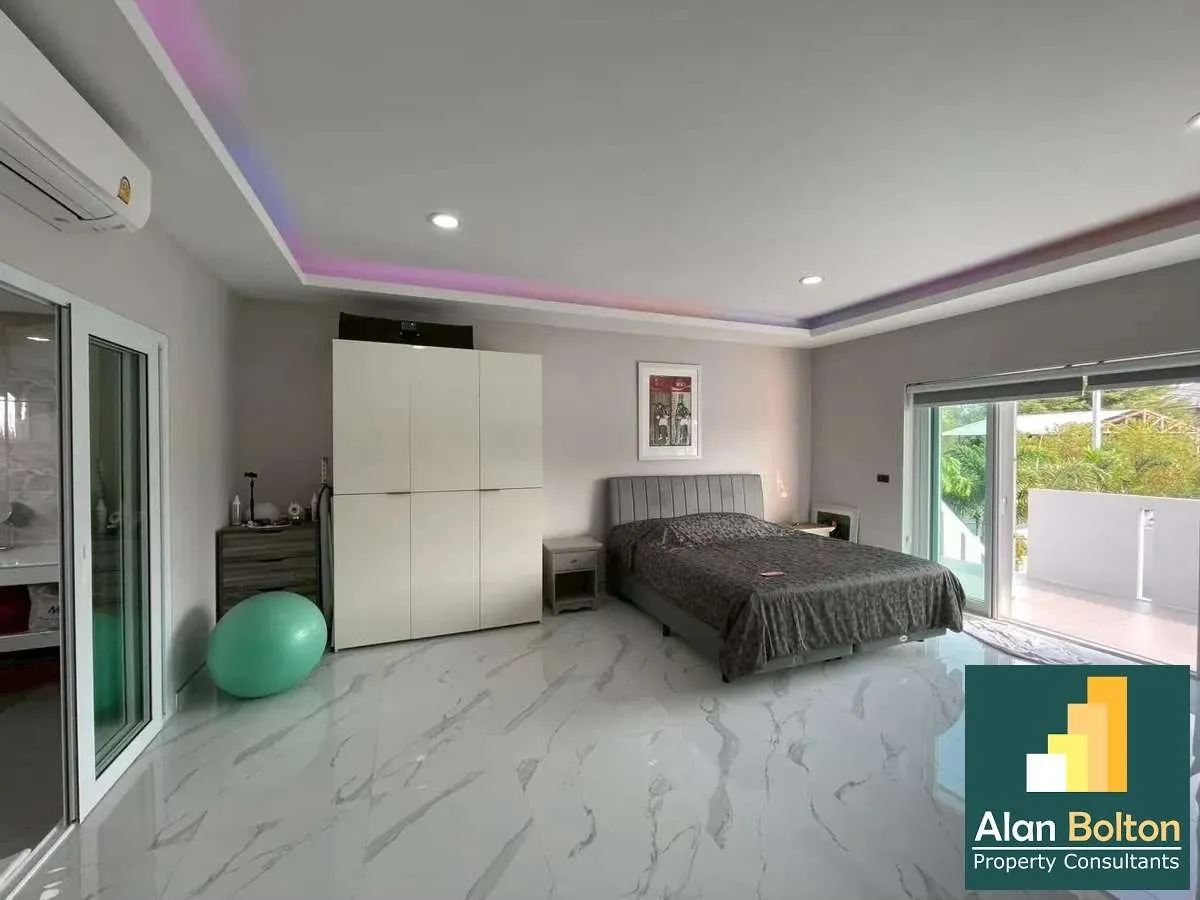 Beautiful 3-Bedroom Villa with Private Pool for Sale in East Pattaya photo 14