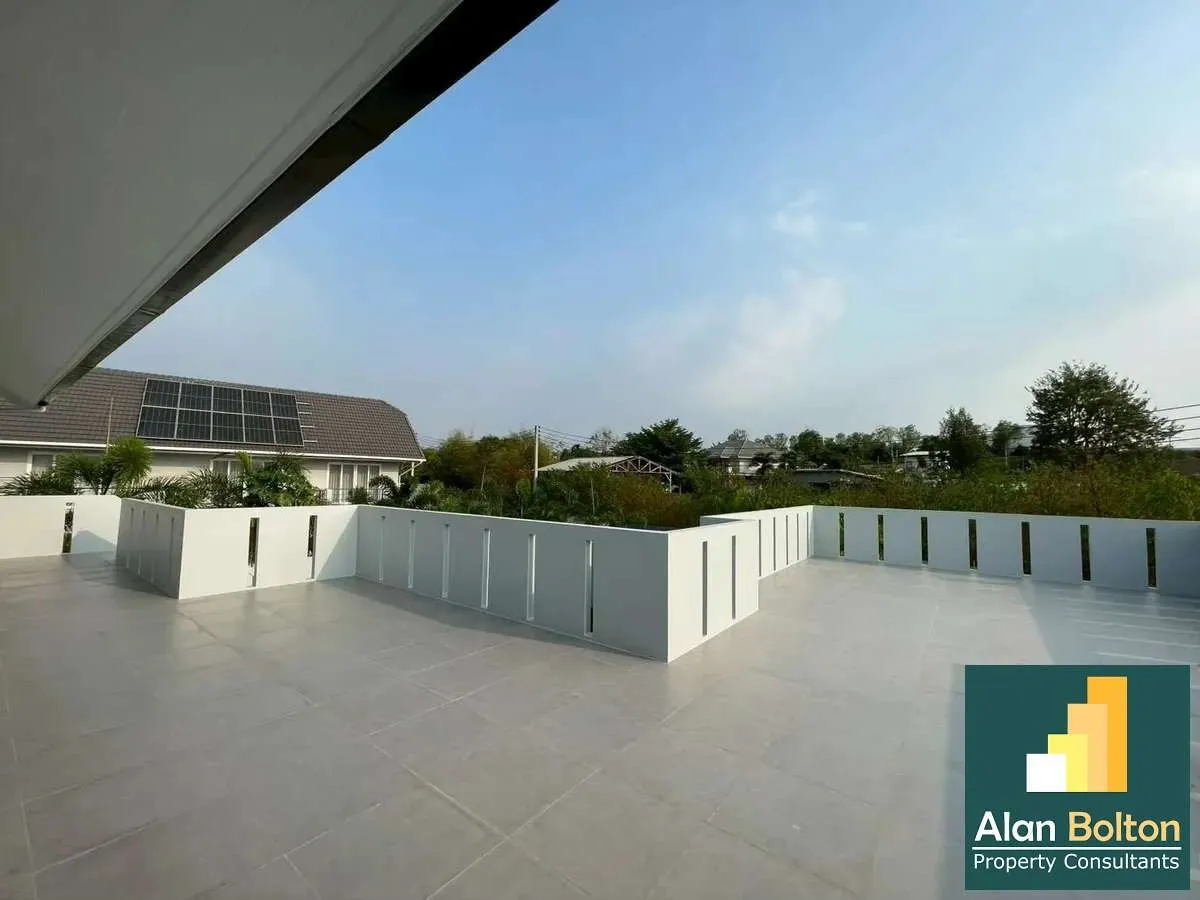 Beautiful 3-Bedroom Villa with Private Pool for Sale in East Pattaya photo 3