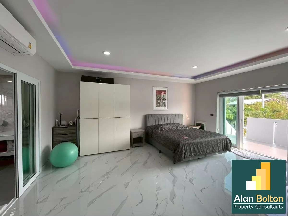 Beautiful 3-Bedroom Villa with Private Pool for Sale in East Pattaya photo 14
