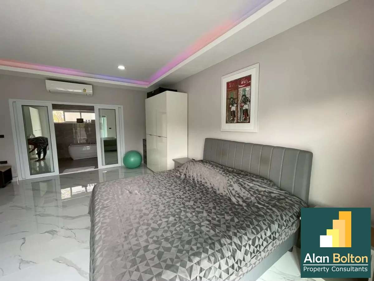 Beautiful 3-Bedroom Villa with Private Pool for Sale in East Pattaya photo 12