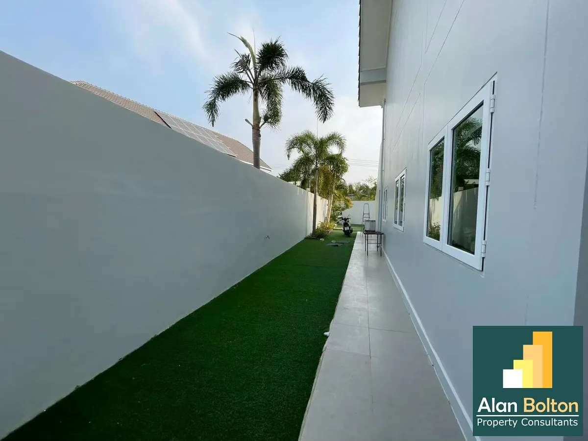 Beautiful 3-Bedroom Villa with Private Pool for Sale in East Pattaya photo 17