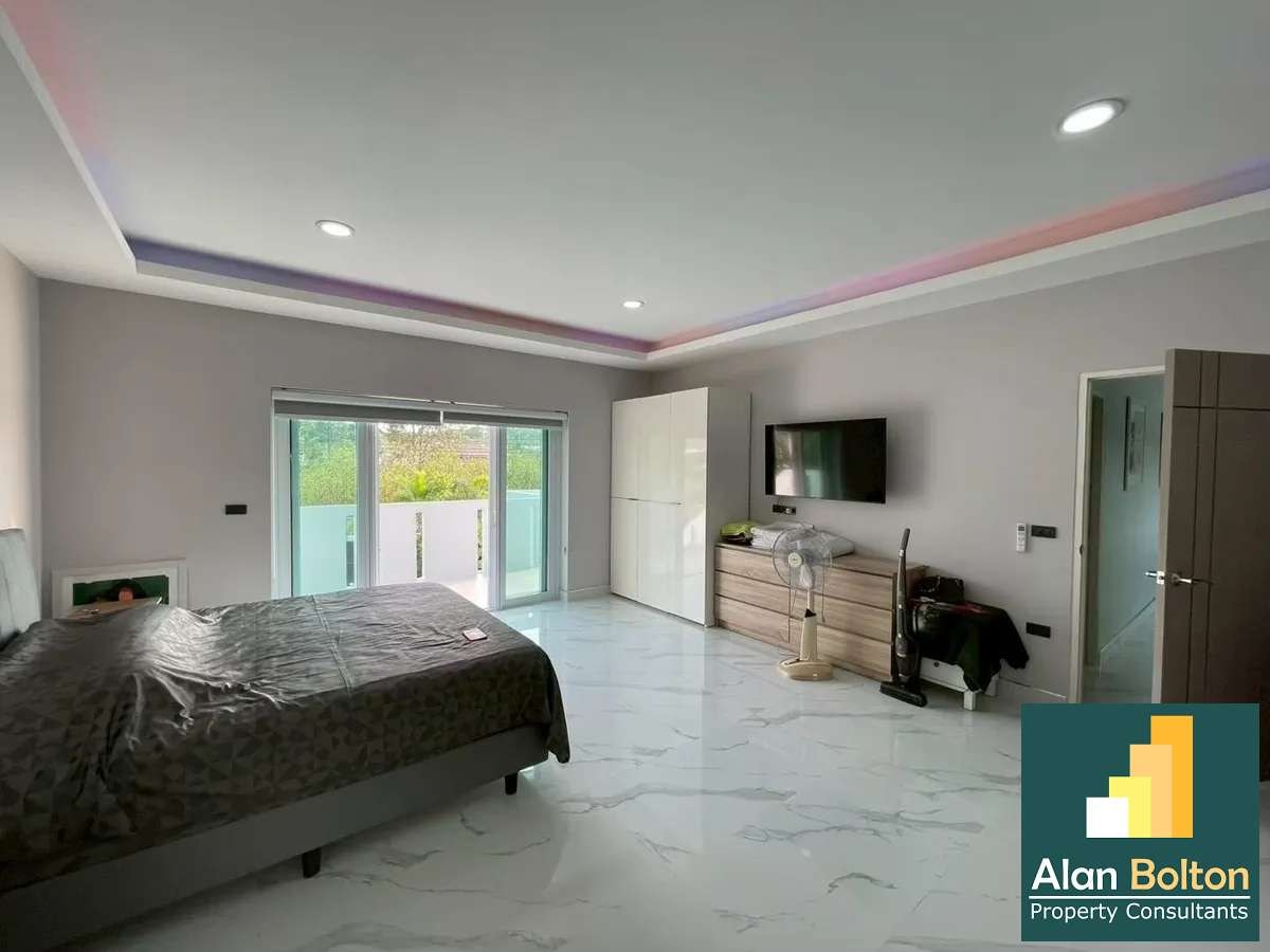 Beautiful 3-Bedroom Villa with Private Pool for Sale in East Pattaya photo 19