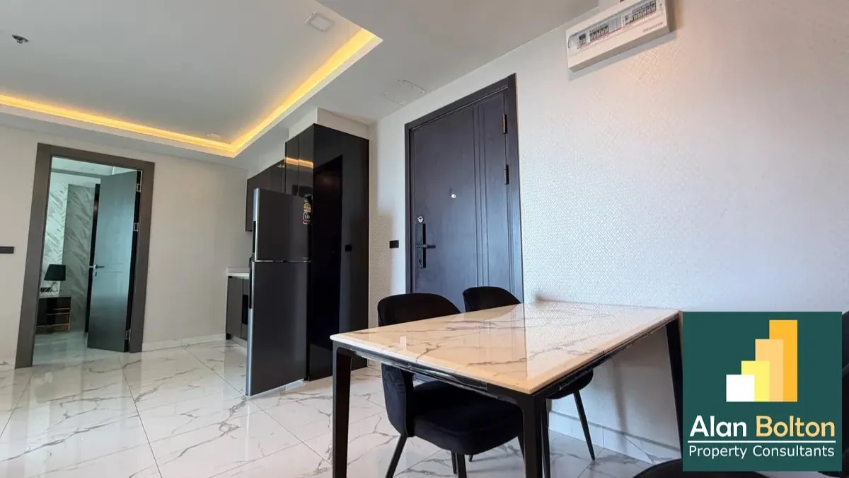 Sea view Modern Condominium For rent In Central Pattaya photo 3
