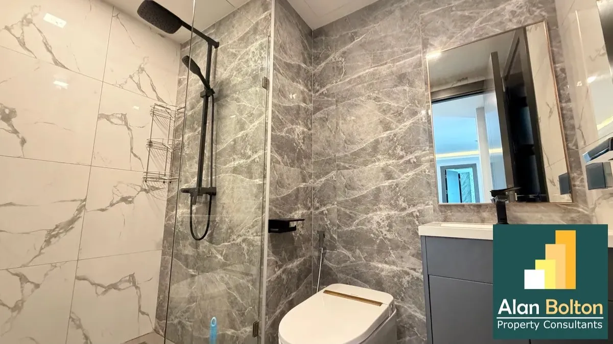 Sea view Modern Condominium For rent In Central Pattaya photo 4