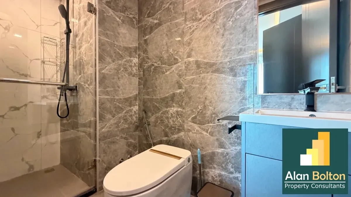 Sea view Modern Condominium For rent In Central Pattaya photo 8