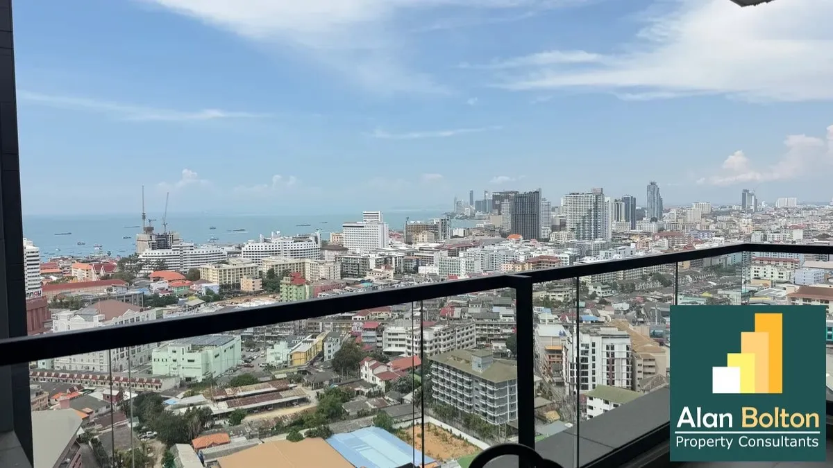 Sea view Modern Condominium For rent In Central Pattaya