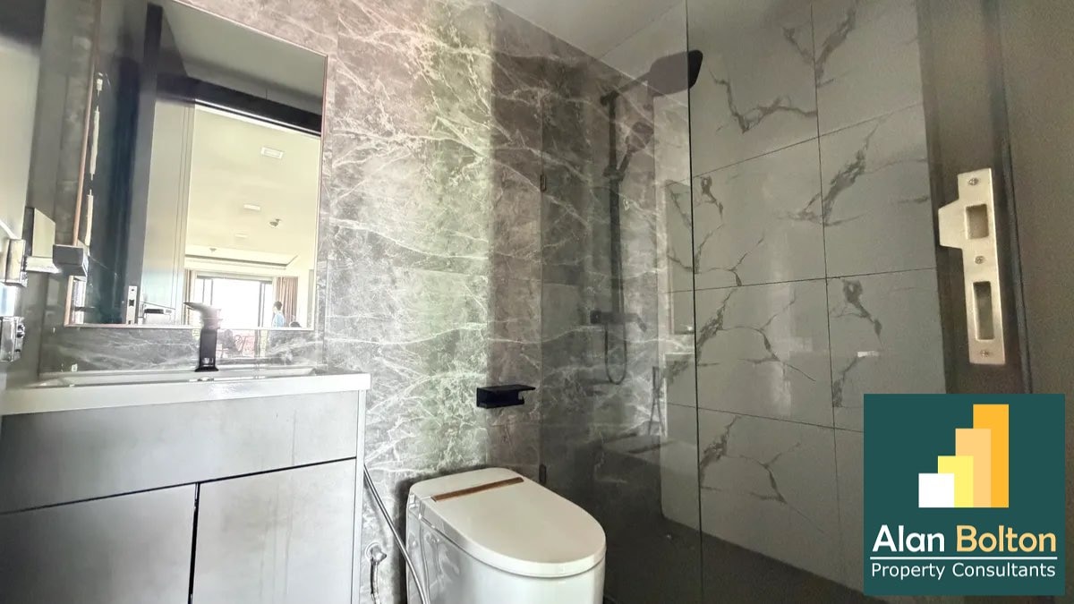 Two Bedroom Condominium For Rent with Jacuzzi In Central Pattaya photo 10