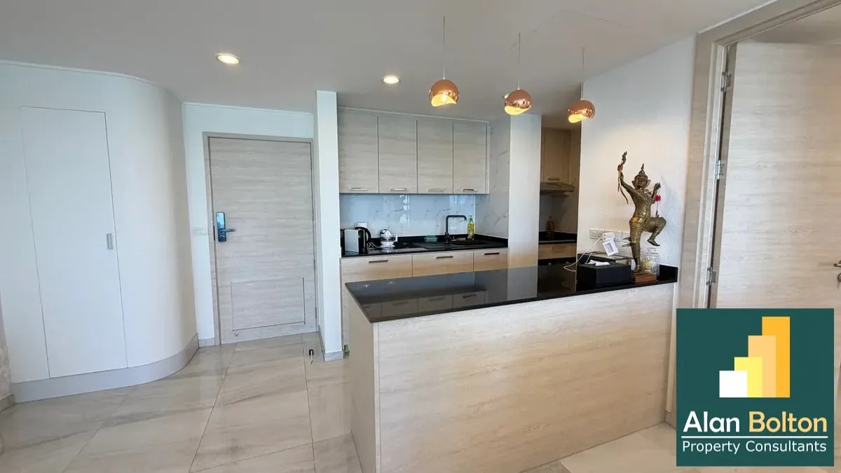 Large Ocean View one Bedroom Condominium do For Rent In Jomtien