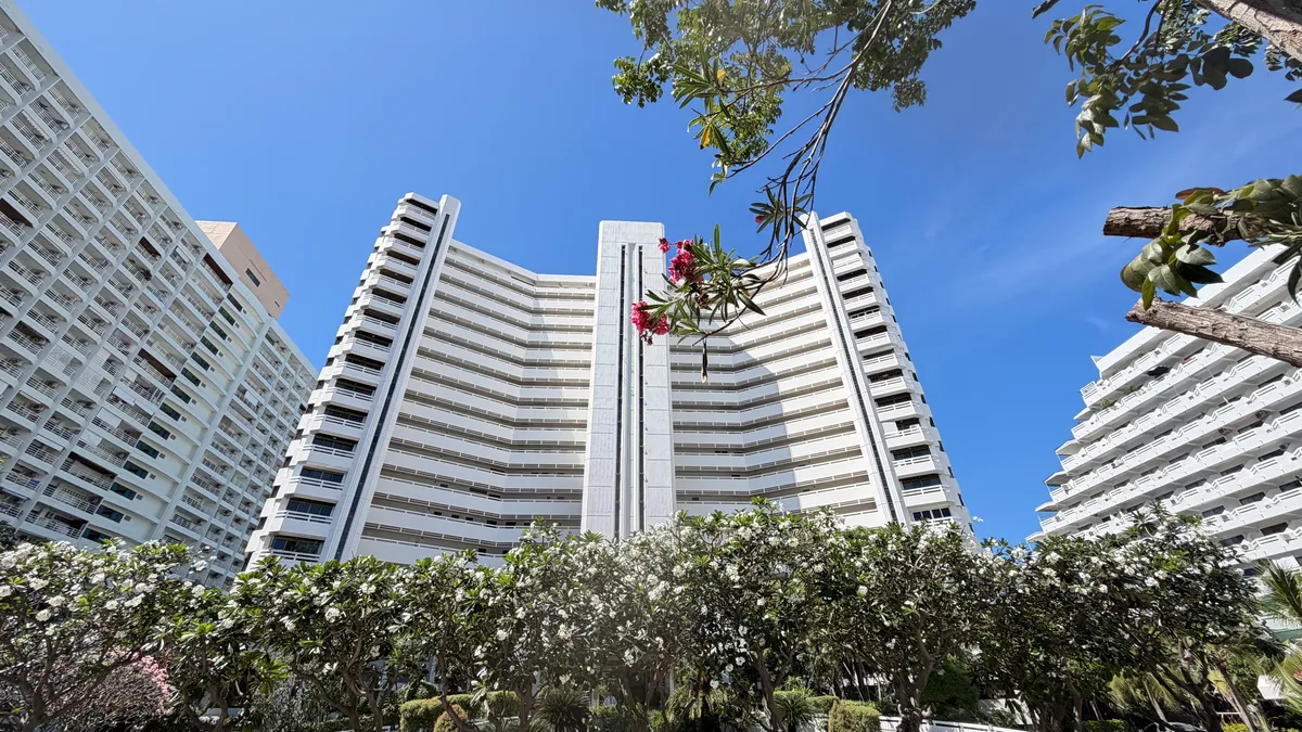 Large Ocean View one Bedroom Condominium do For Rent In Jomtien photo 14