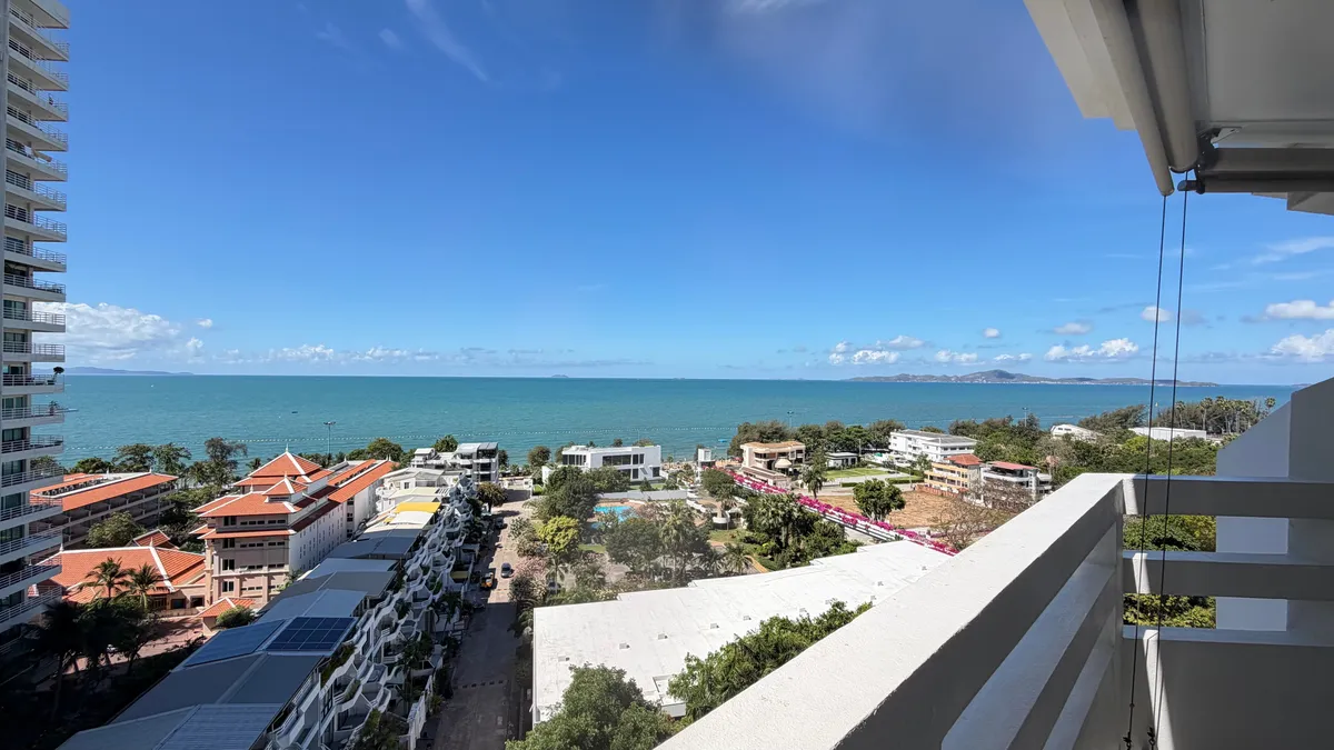 Large Ocean View one Bedroom Condominium do For Rent In Jomtien photo 18