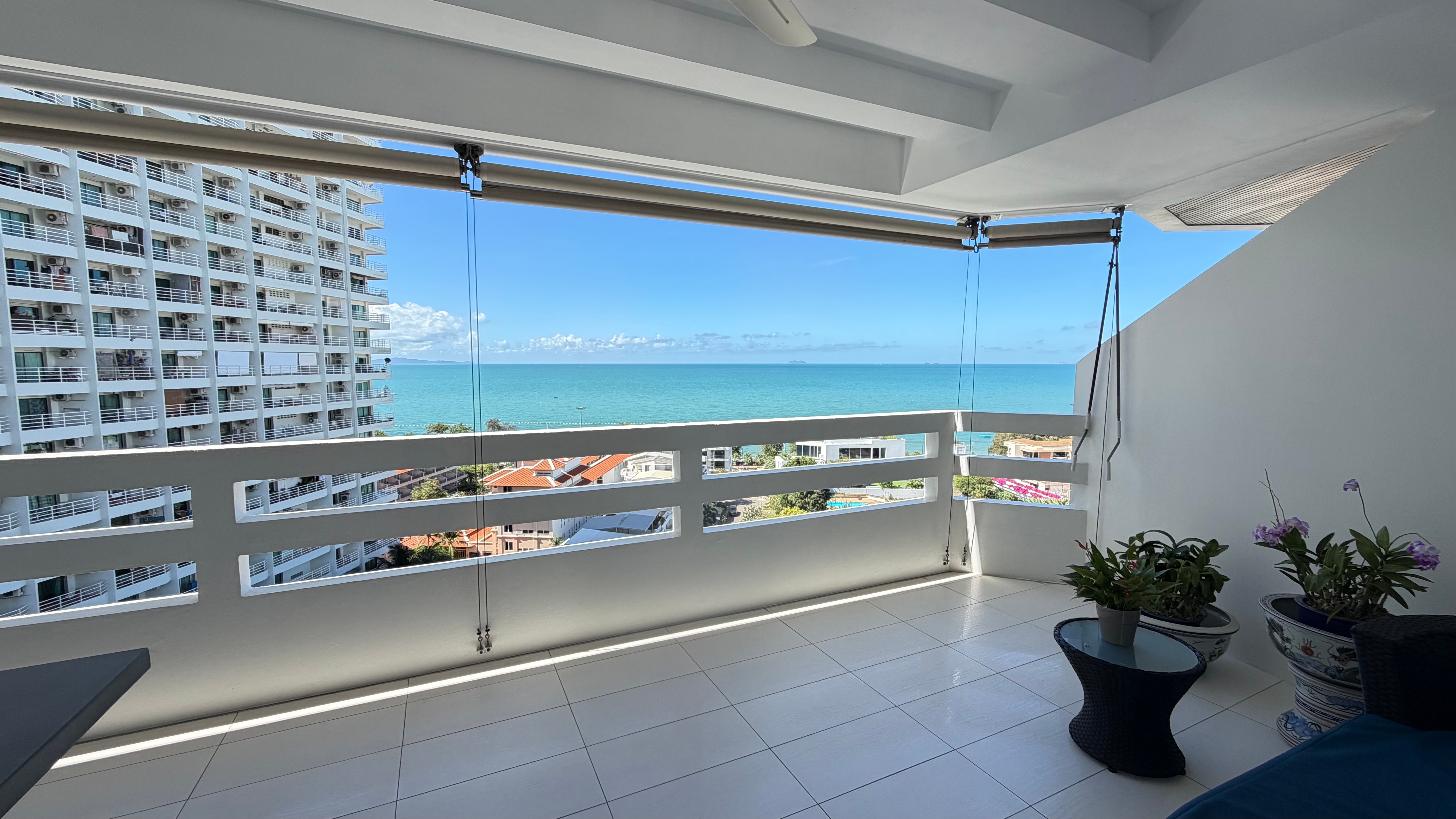 Large Ocean View one Bedroom Condominium do For Rent In Jomtien photo 20