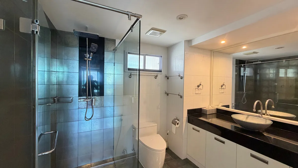 Newly renovated large One bedroom Condo For Rent In Jomtien photo 13
