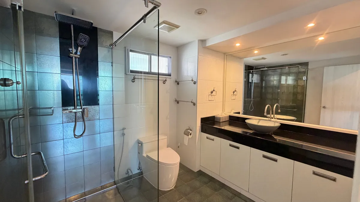 Newly renovated large One bedroom Condo For Rent In Jomtien photo 15