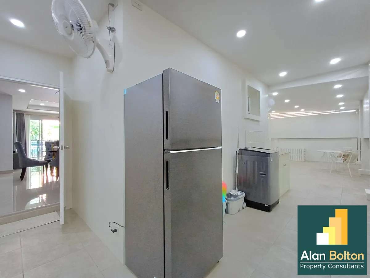 Brand New 2 story detached house 4 beds 4 baths in East Pattaya for RENT photo 18