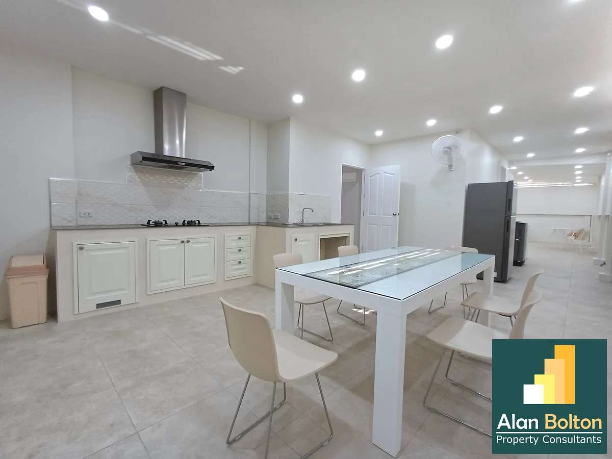 Brand New 2 story detached house 4 beds 4 baths in East Pattaya for RENT photo 17